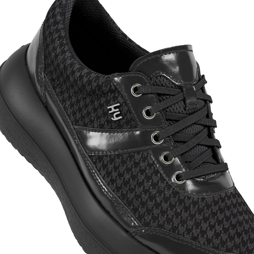 AW107A_Aubonne_black_poule_b