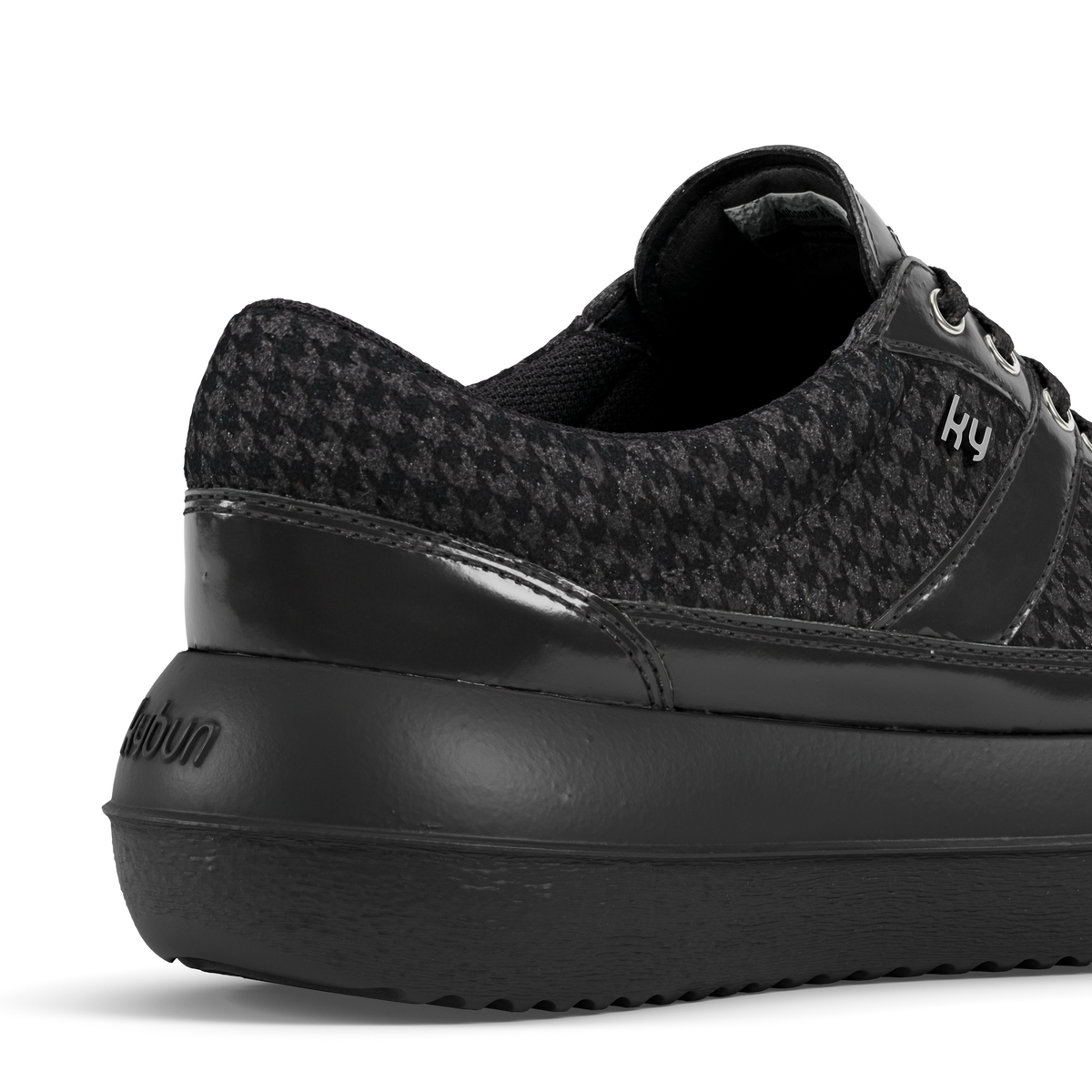 AW107A_Aubonne_black_poule_c