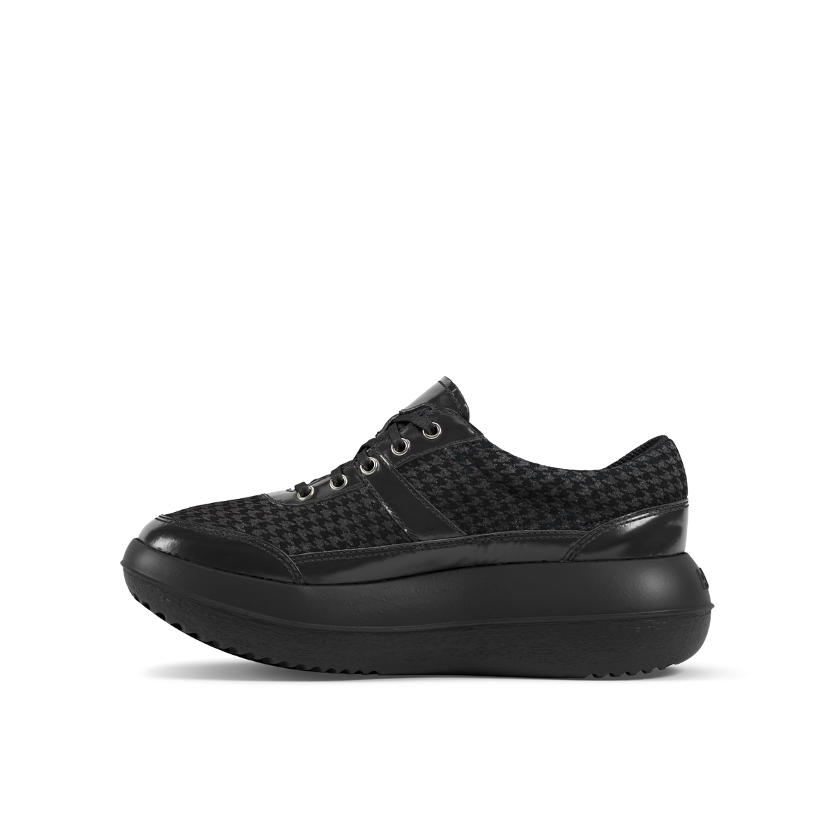 AW107A_Aubonne_black_poule_d