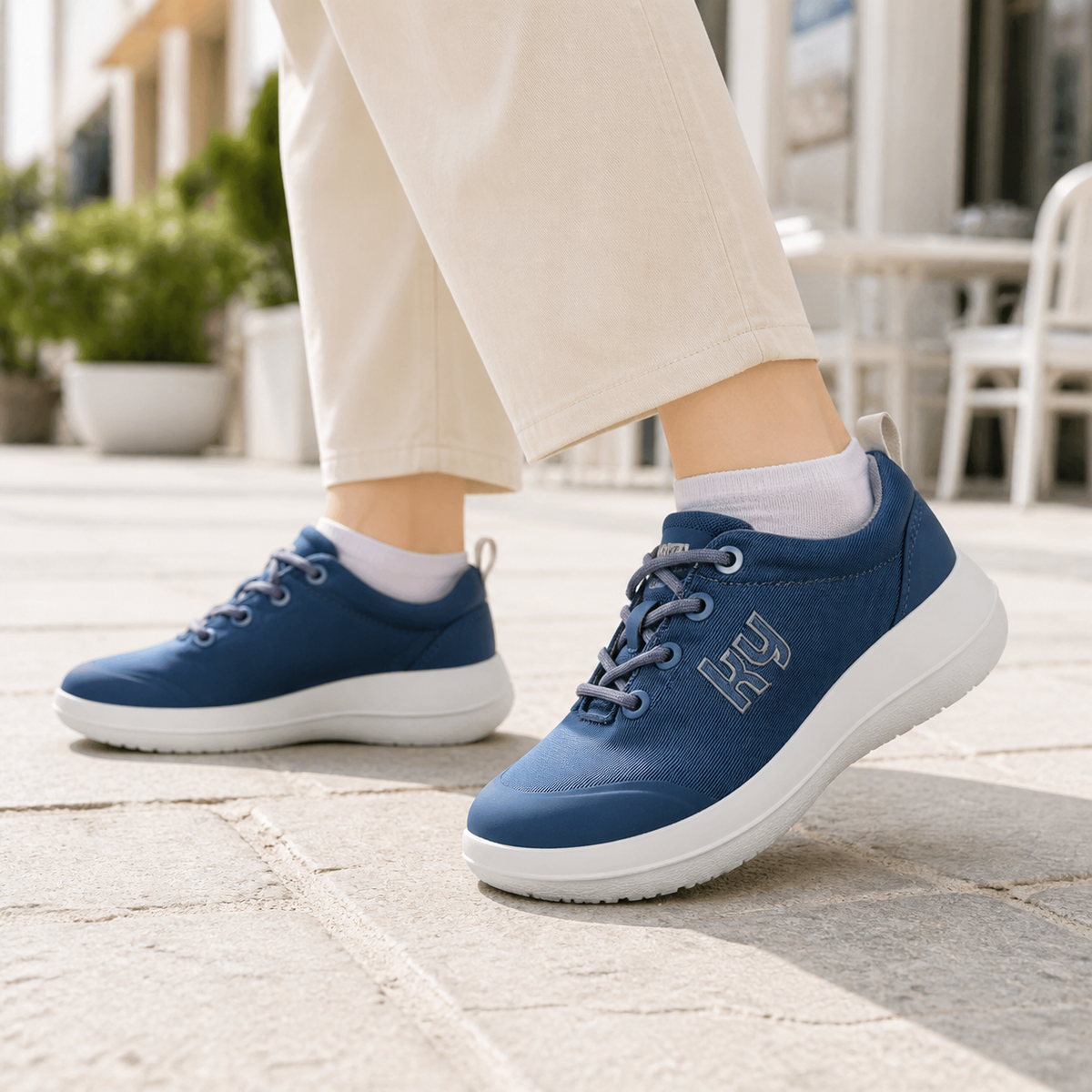 KY012A_Pura_blue_b_Lifestyle_Square