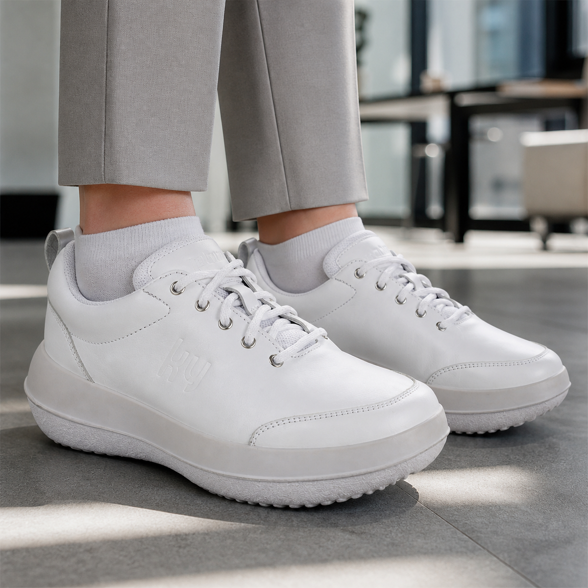KY016A_Bauma_CL_white_b_Lifestyle_Square