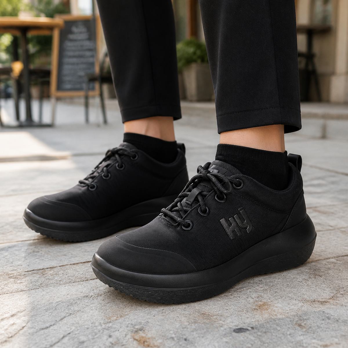 KY017A_Pura_black_b_Lifestyle_Square