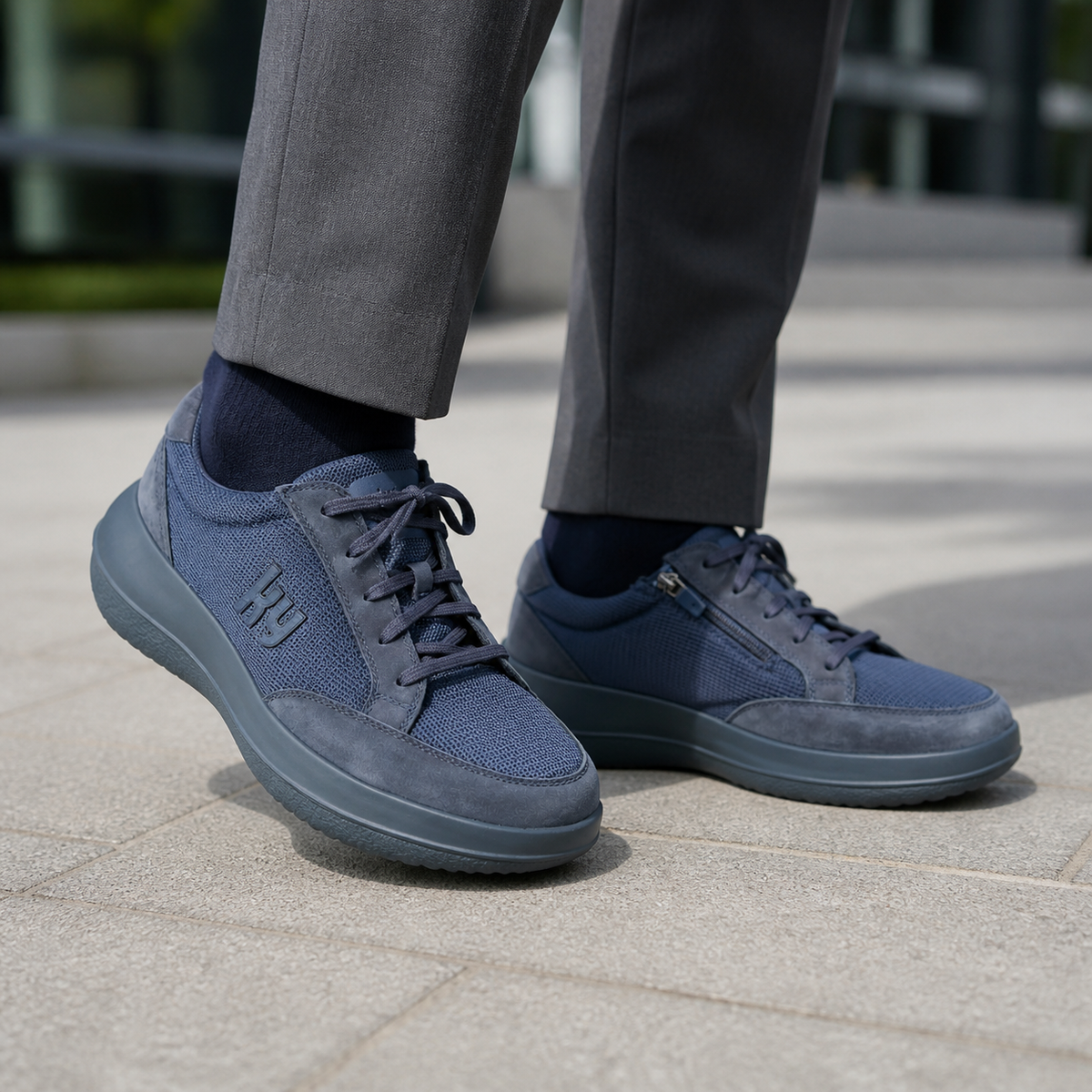 KY507A_Burgdorf_dark_blue_b_Lifestyle_Square