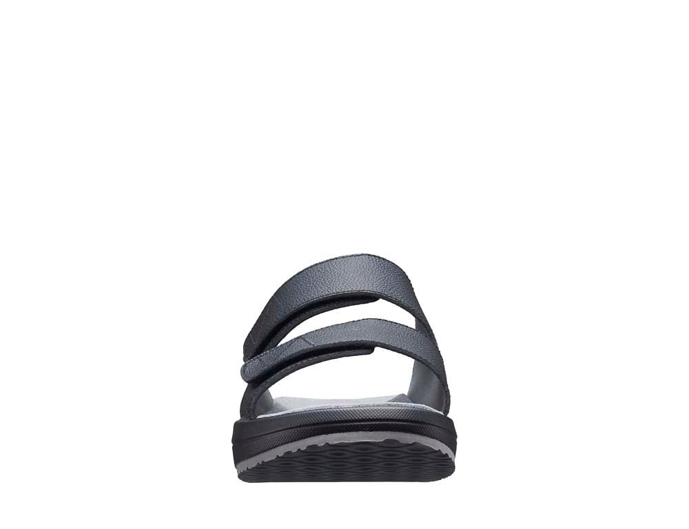 Max III black
