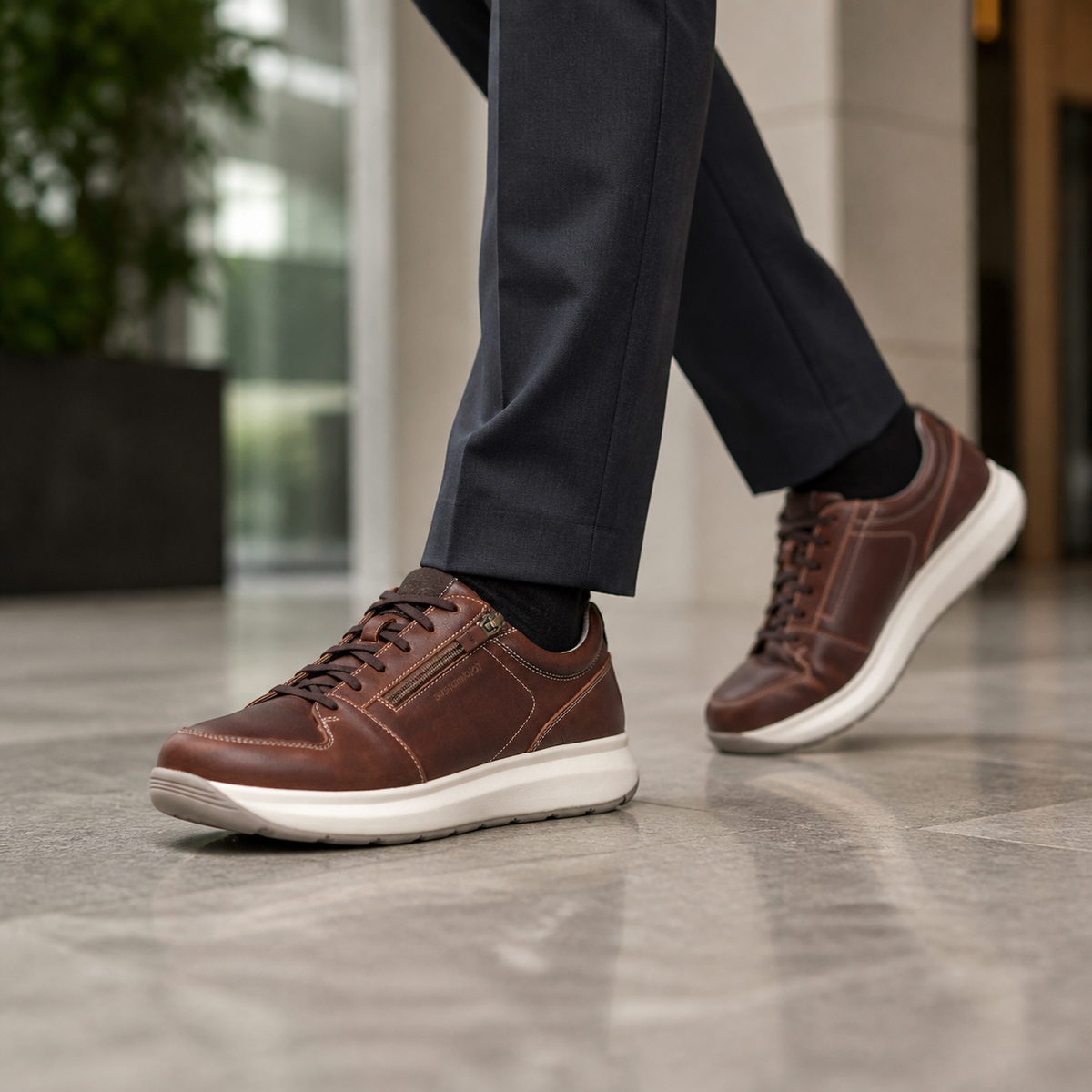 Joya Oliver brown II, Herrenschuh, am Fuss