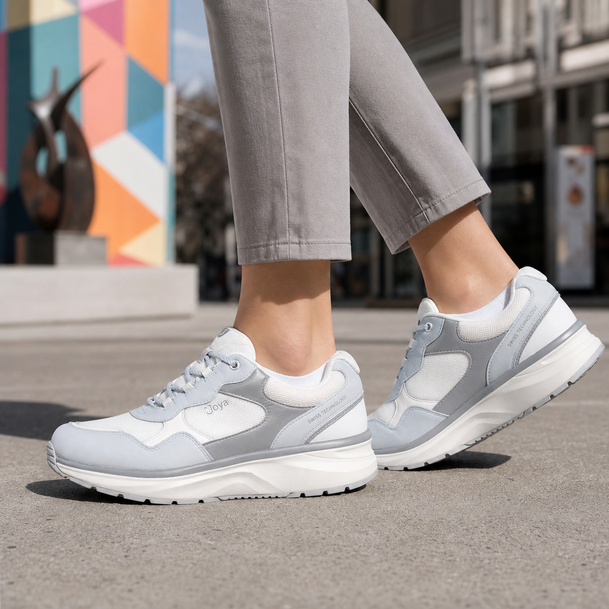 Joya Tina III blue-white, Damen-Sneaker, am Fuss