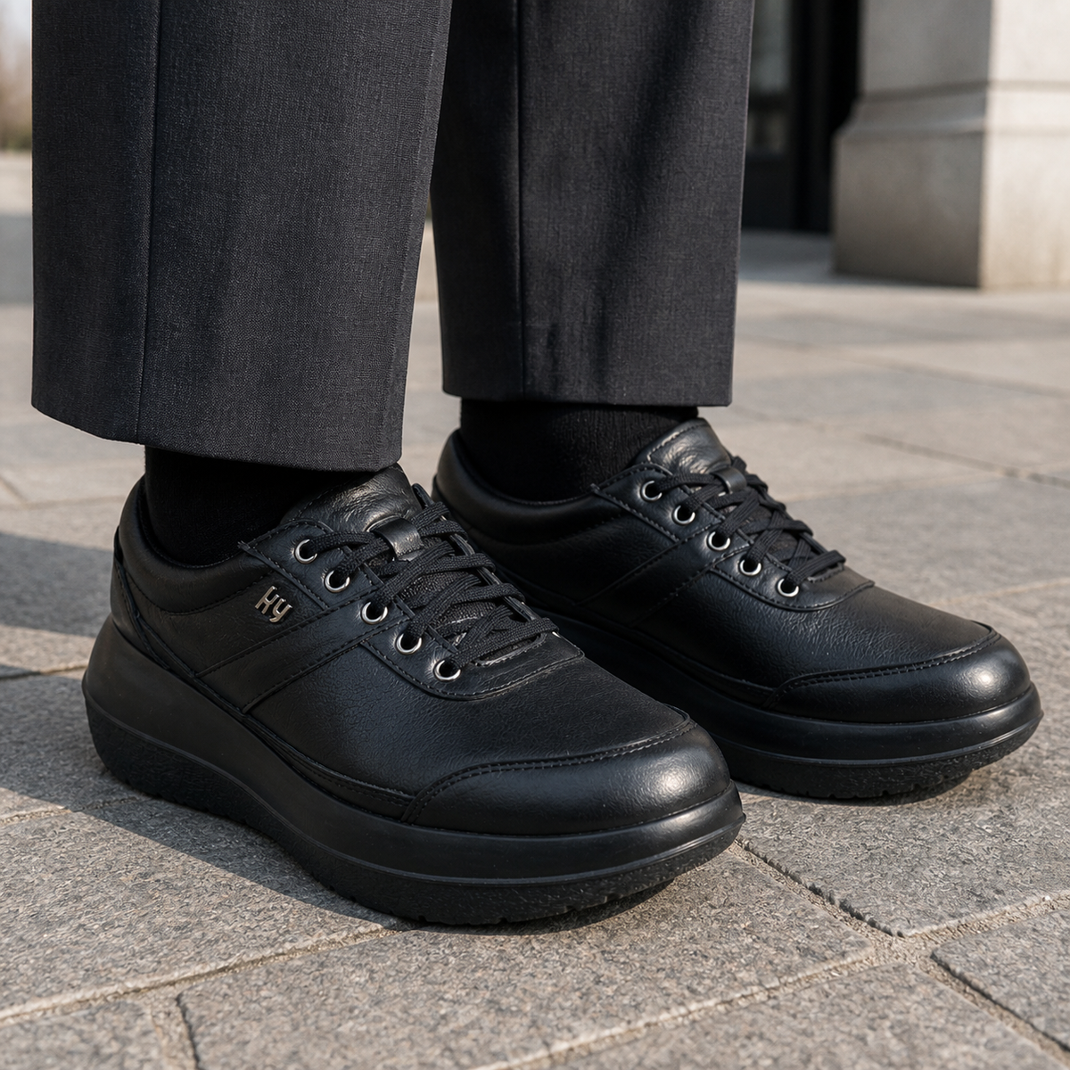 kybun Aubonne black, Damenschuh, am Fuss