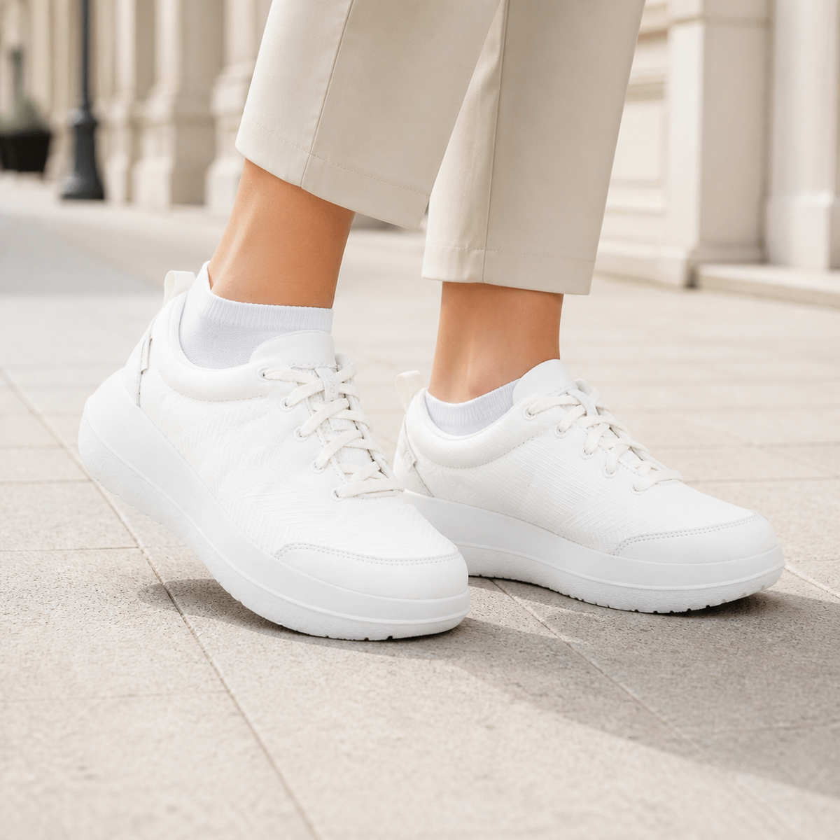 kybun Bauma white, Damen-Sneaker, am Fuss
