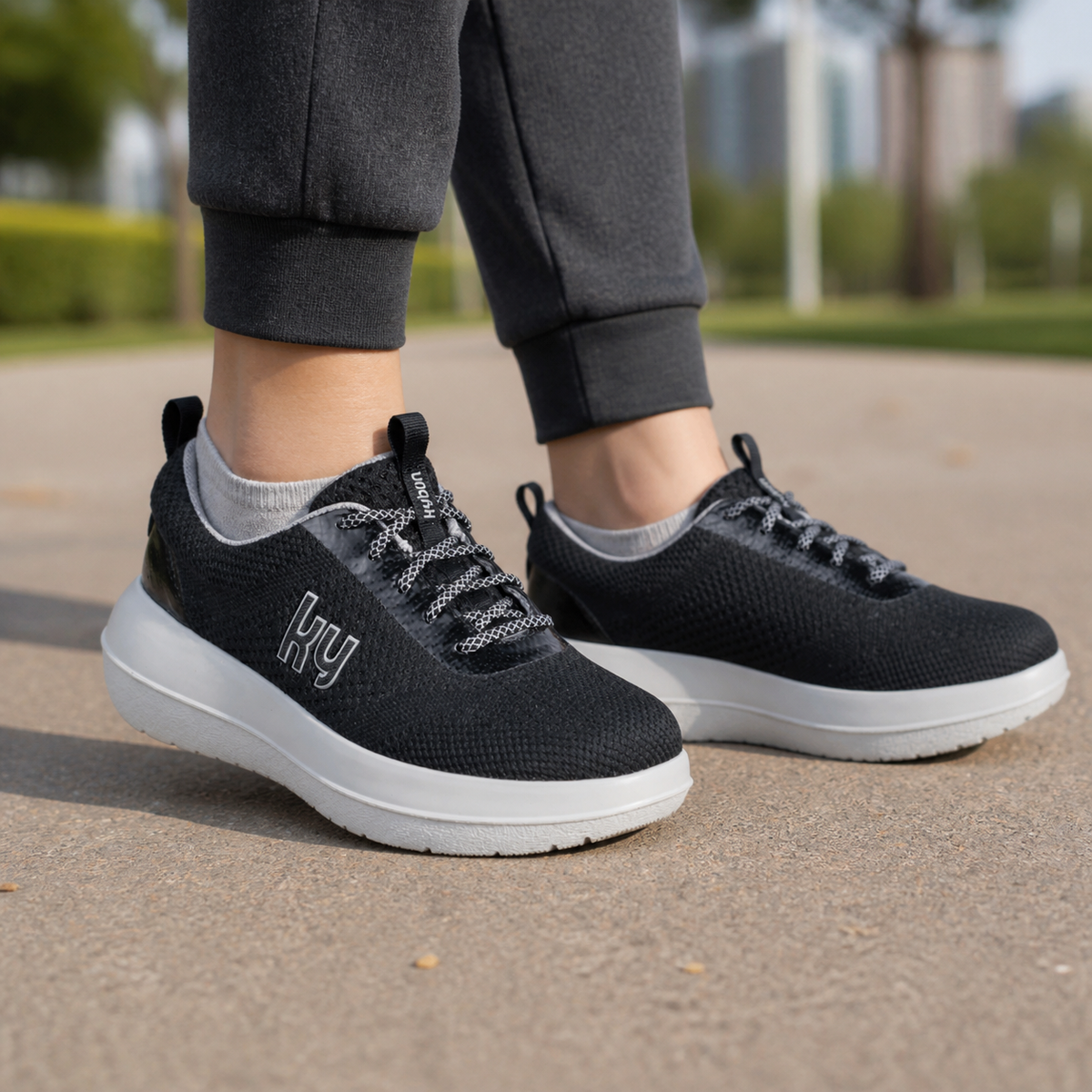 kybun Biel black, Damen-Sneaker, am Fuss