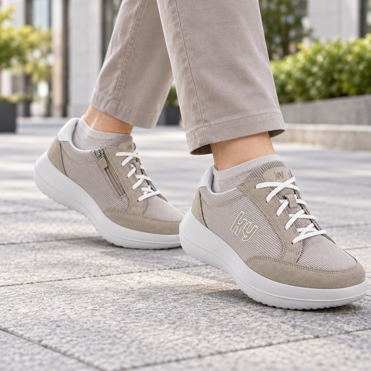 kybun Burgdorf beige, Herren-Sneaker, am Fuss