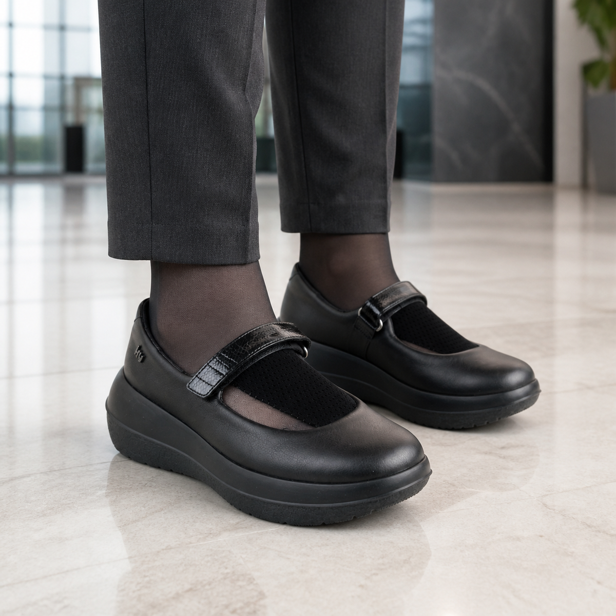 kybun Luzern caviar, Damenschuh, am Fuss