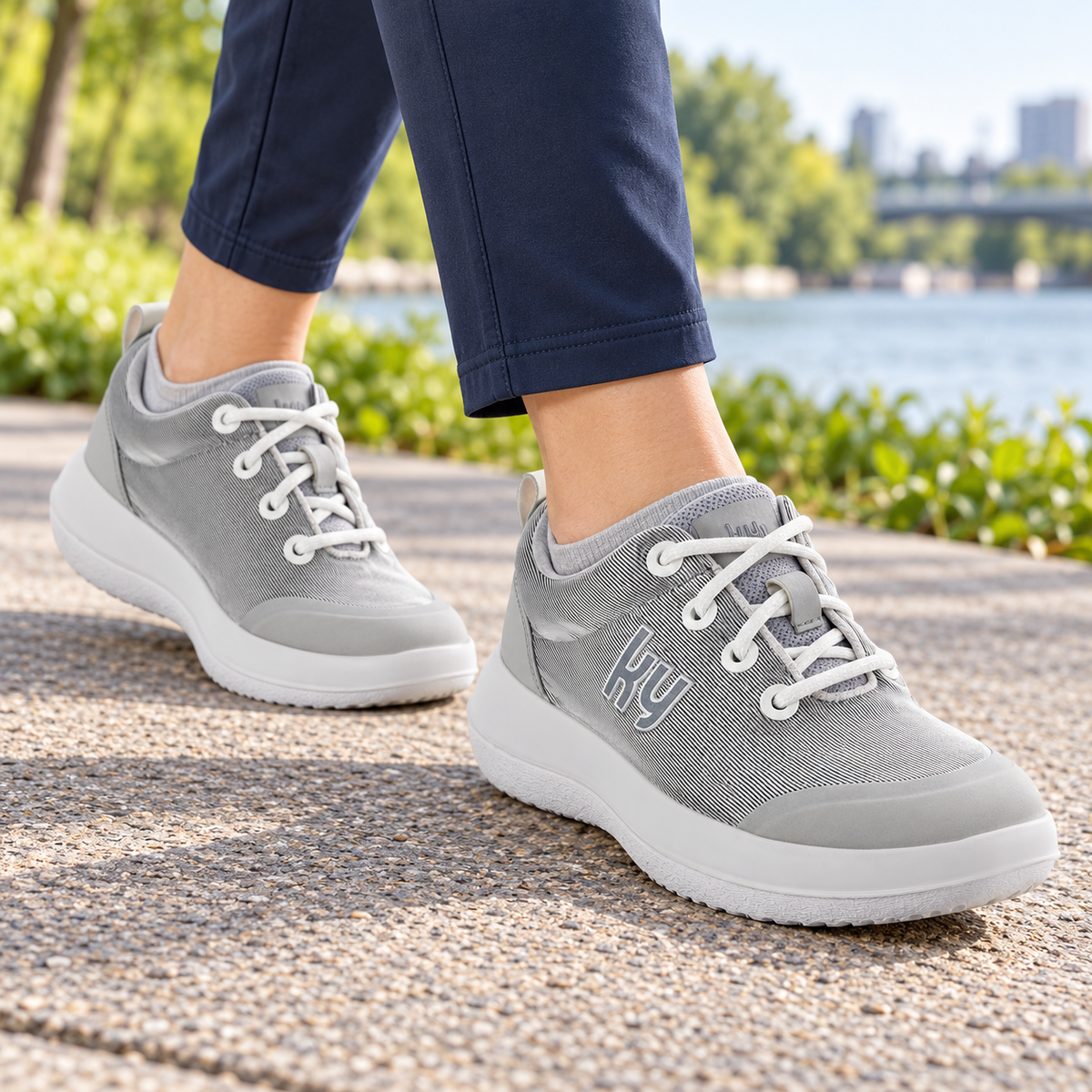kybun Pura silver, Damen-Sneaker, am Fuss
